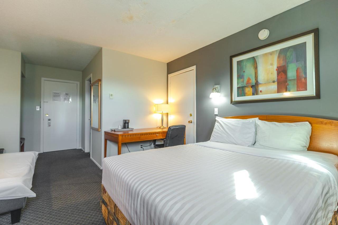 Canadas Best Value Inn Kelowna Ngoại thất bức ảnh