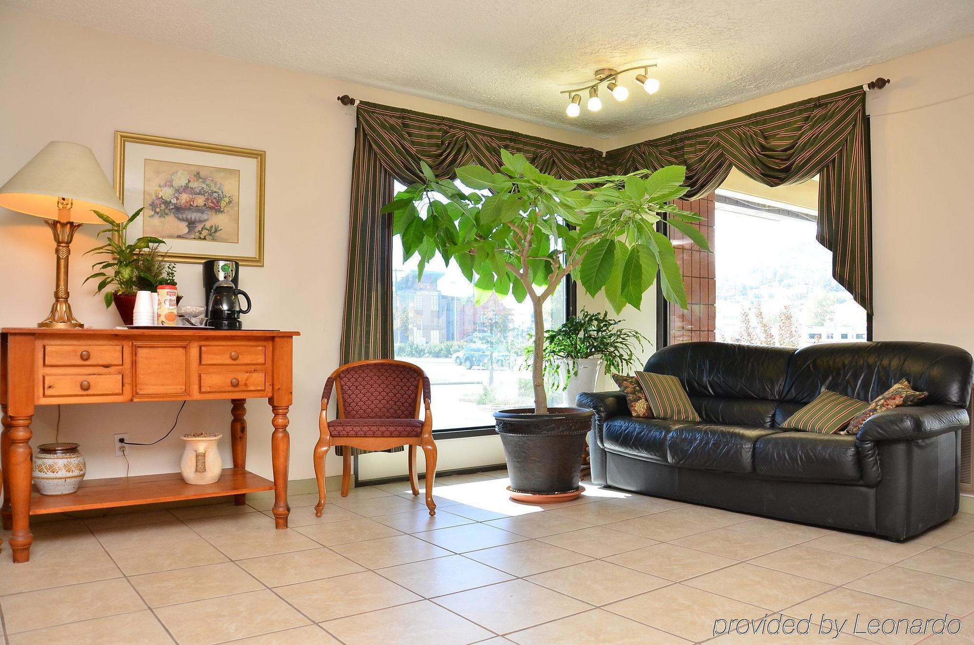 Canadas Best Value Inn Kelowna Ngoại thất bức ảnh