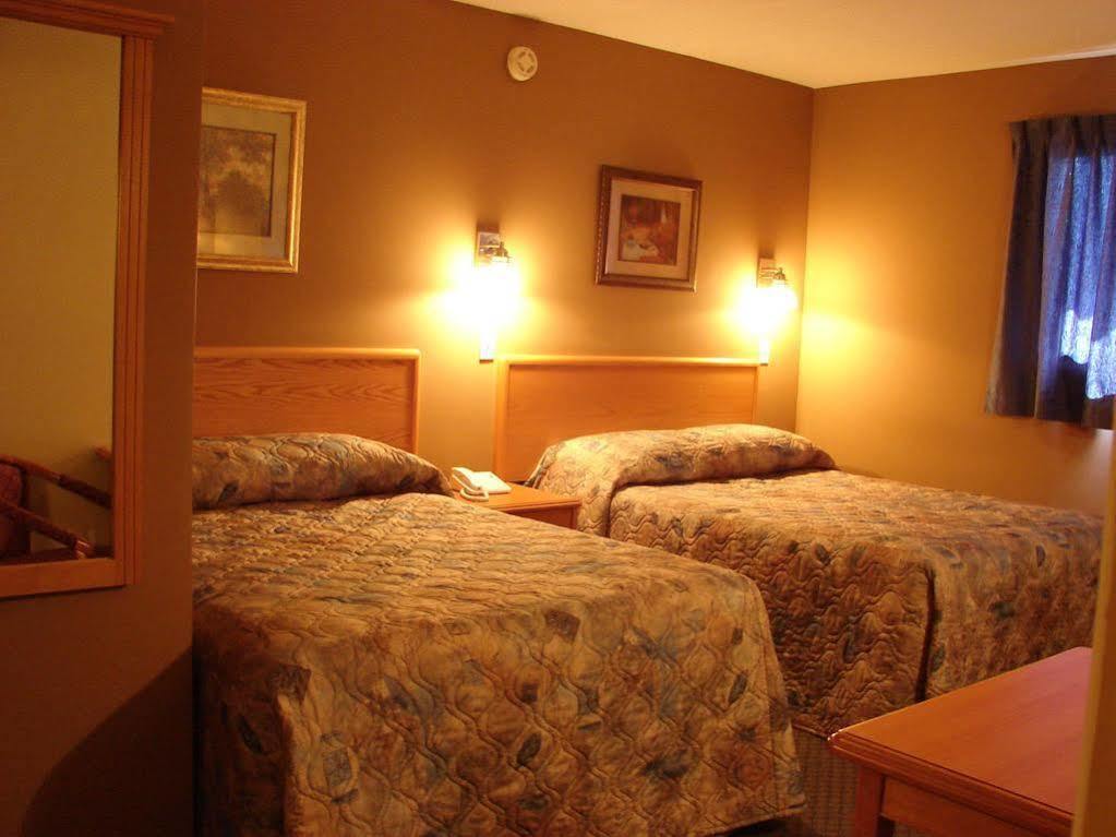 Canadas Best Value Inn Kelowna Ngoại thất bức ảnh