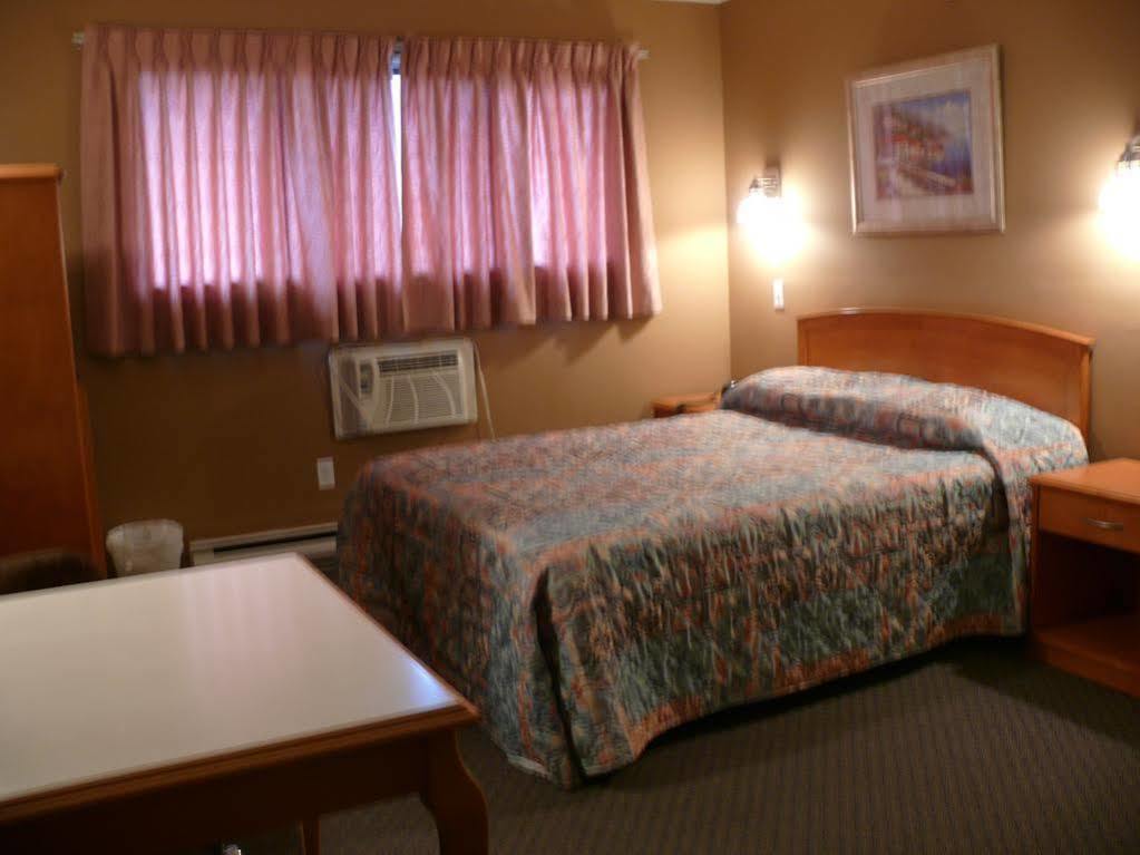 Canadas Best Value Inn Kelowna Ngoại thất bức ảnh