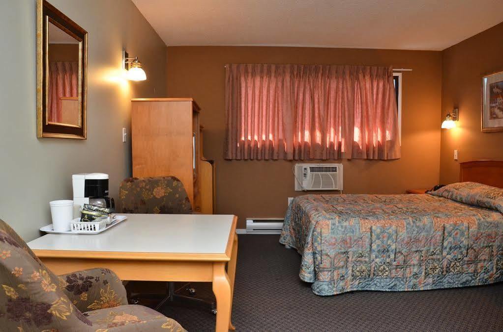 Canadas Best Value Inn Kelowna Ngoại thất bức ảnh