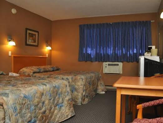 Canadas Best Value Inn Kelowna Ngoại thất bức ảnh